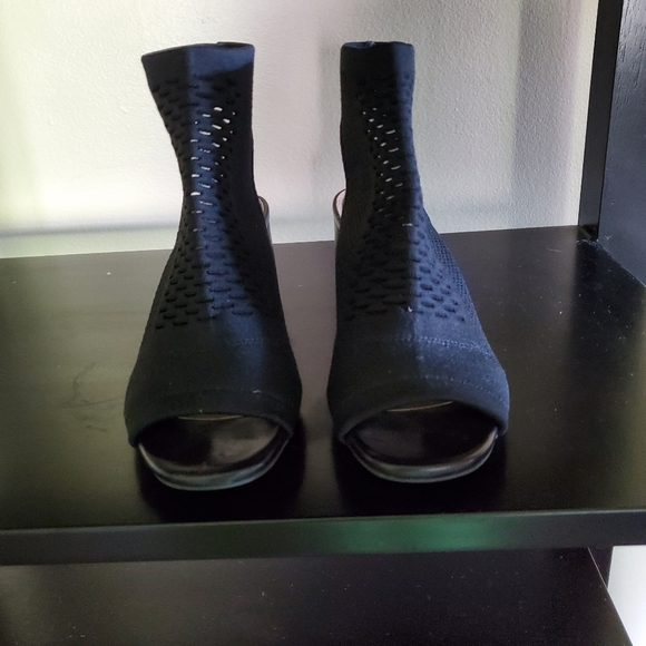 Nick and Zoe Pirya Knit Open Tow Bootie in Black size 8.5 - Picture 5 of 6